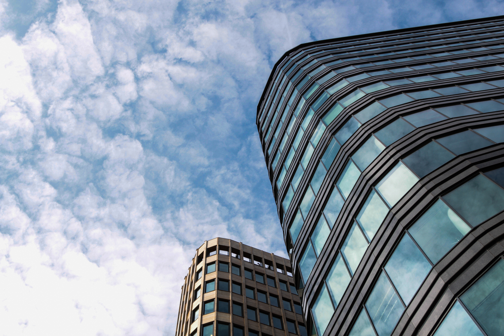 Building illustrant pourquoi choisir Adal immo